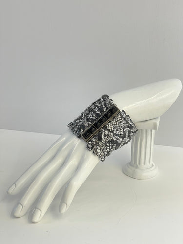 Ferrara Black and White Snake Mesh Bracelet Devil's Details